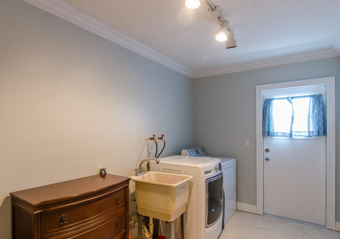 1288 Southwest 20th Street Boca Raton, FL 33486 - Photo 7 of 32 Oversized Laundry Room