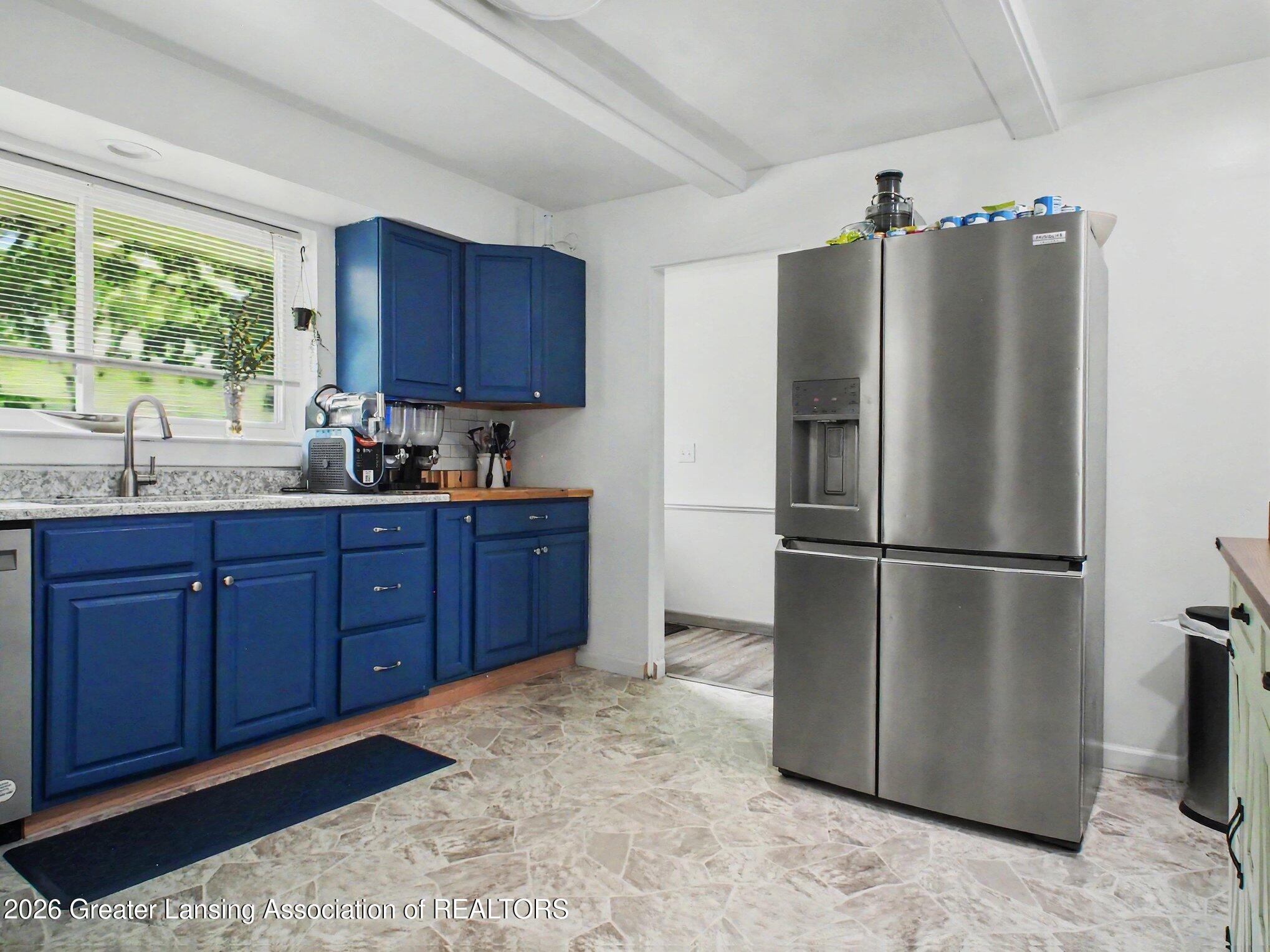 805 Dryer Farm Road Lansing, MI 48917 - Photo 9 of 37