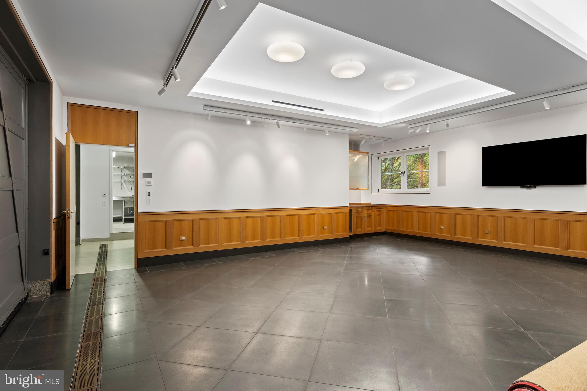 308-310 Julip Run Wayne, PA 19087 - Photo 102 of 127 a view of livingroom with furniture and windows