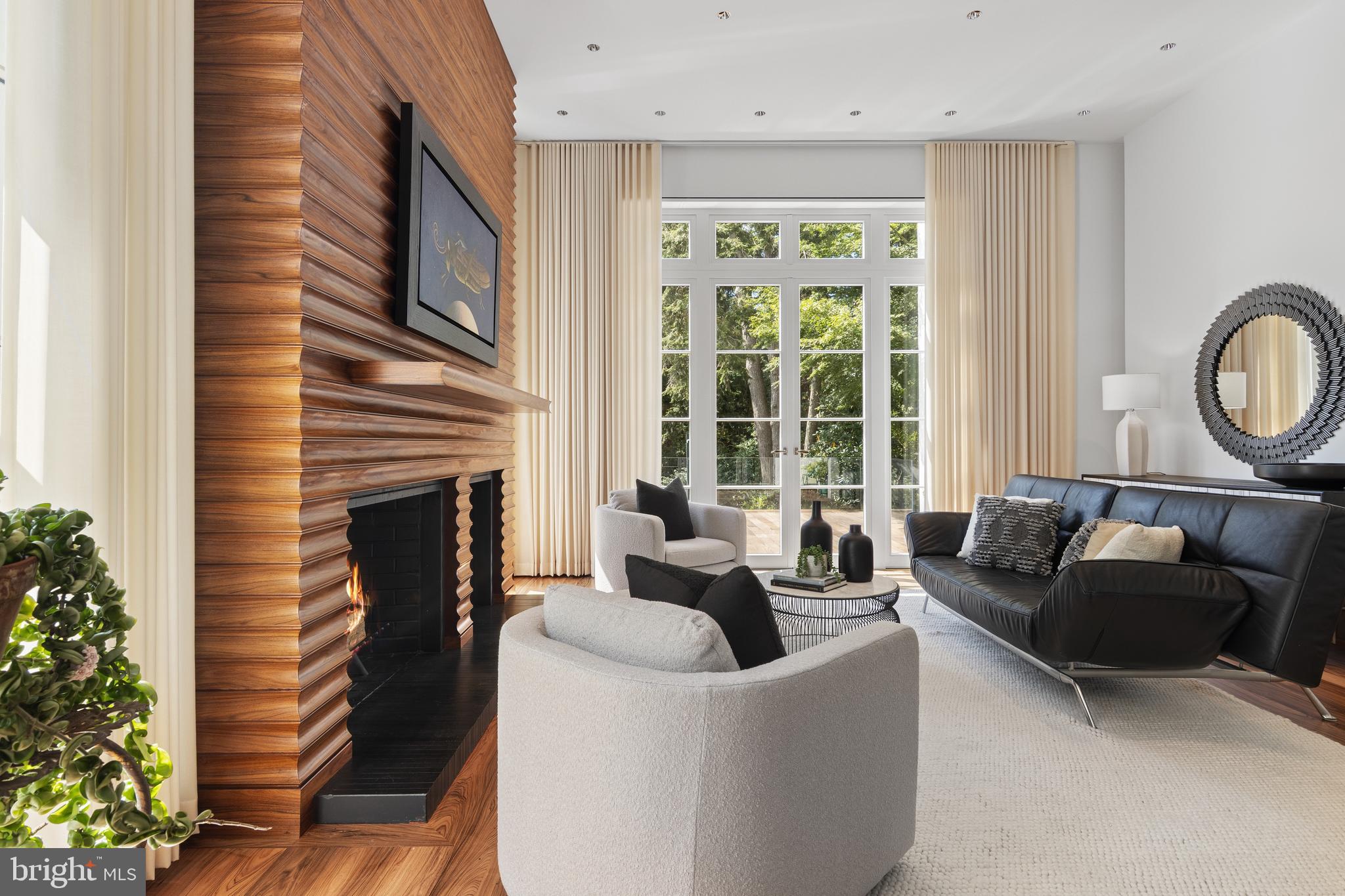 308-310 Julip Run Wayne, PA 19087 - Photo 14 of 127 a living room with furniture and a large window