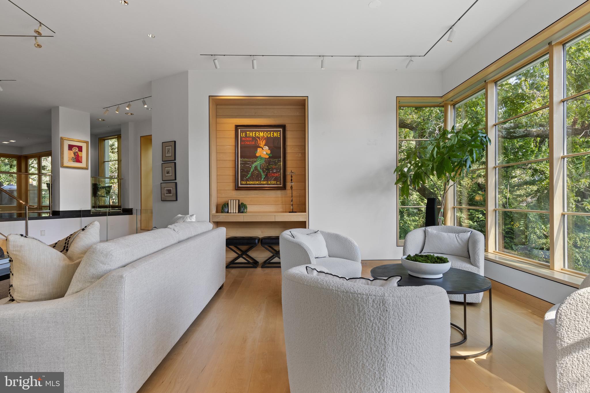 308-310 Julip Run Wayne, PA 19087 - Photo 39 of 127 multiple sitting areas - great room