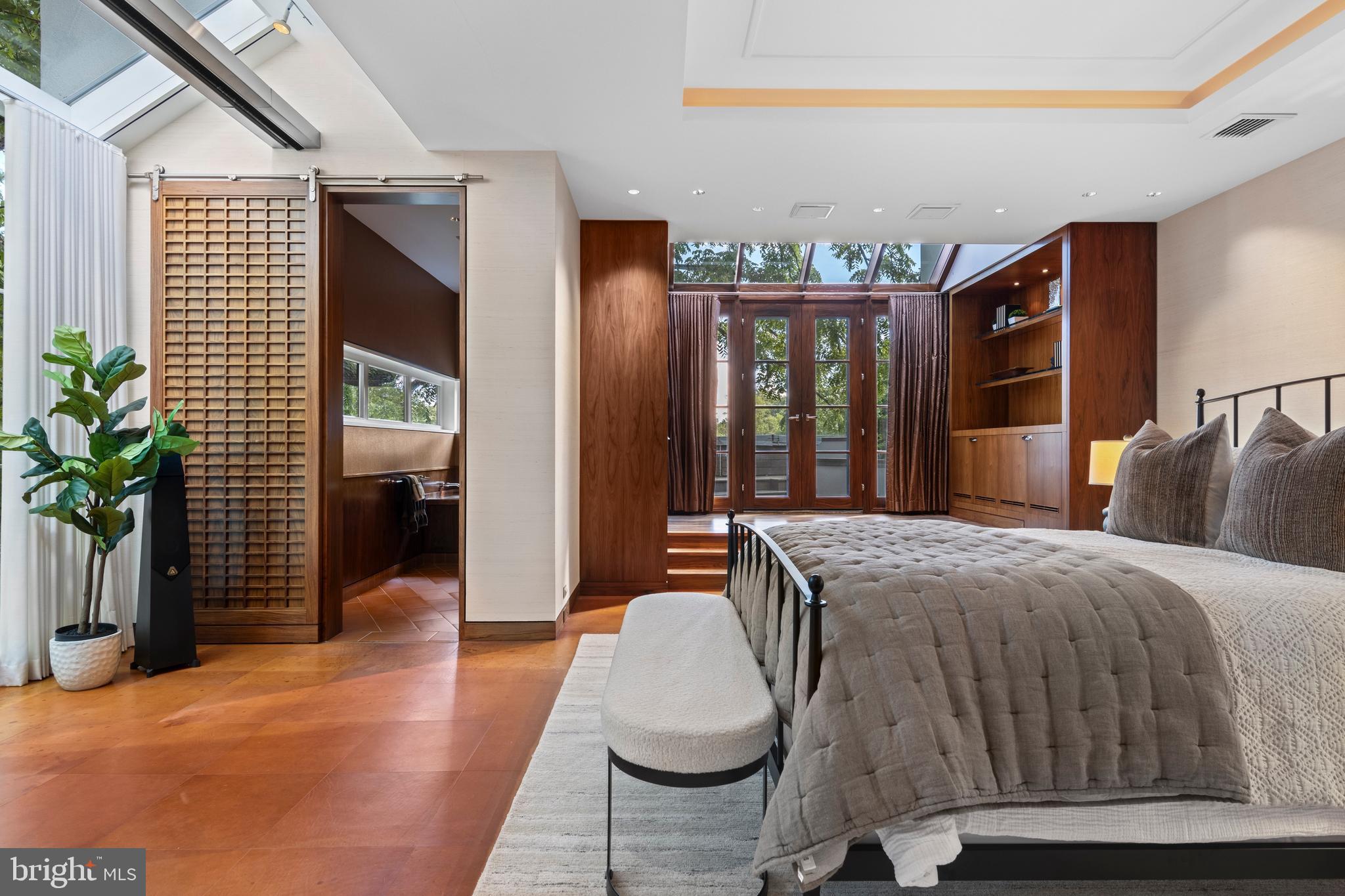 308-310 Julip Run Wayne, PA 19087 - Photo 52 of 127 a bedroom with a large bed and a potted plant