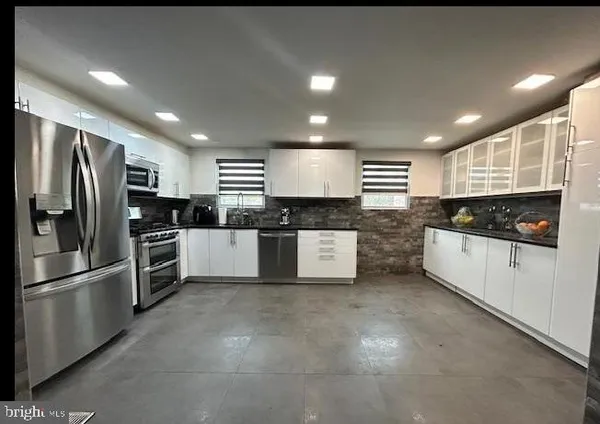 $2,800 | 355 Avon Street, Philadelphia, PA 19116