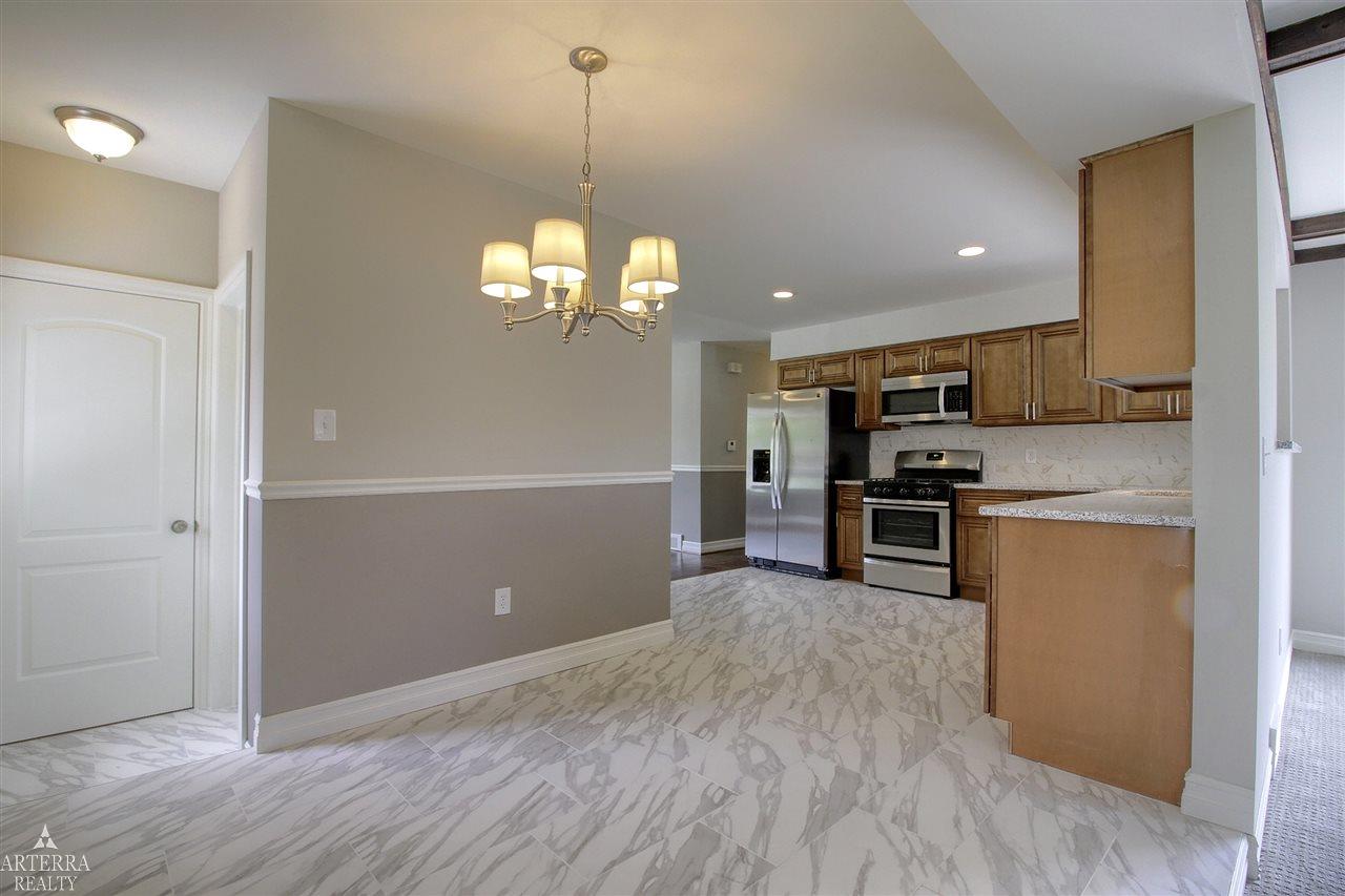 30323 Hayes Road Warren, MI 48088 - Photo 8 of 29 31320892-7.JPG