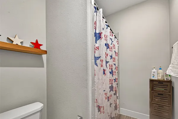 $689,000 | 205 Lakehouse Landing Drive, Katy, TX 77493