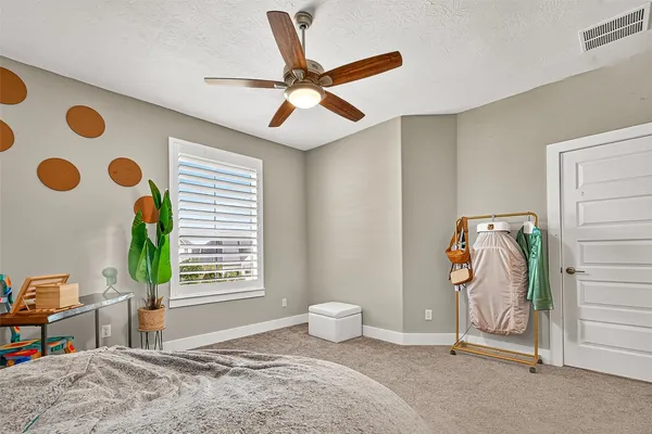 $689,000 | 205 Lakehouse Landing Drive, Katy, TX 77493