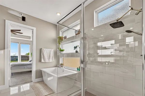 $689,000 | 205 Lakehouse Landing Drive, Katy, TX 77493