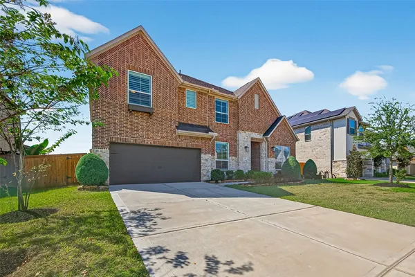 $689,000 | 205 Lakehouse Landing Drive, Katy, TX 77493