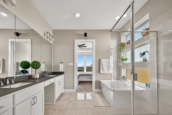 $689,000 | 205 Lakehouse Landing Drive, Katy, TX 77493