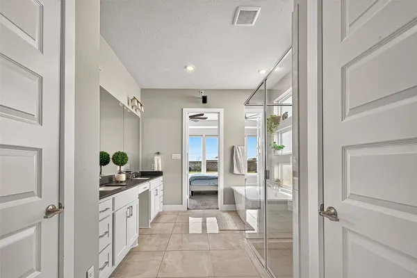 $689,000 | 205 Lakehouse Landing Drive, Katy, TX 77493