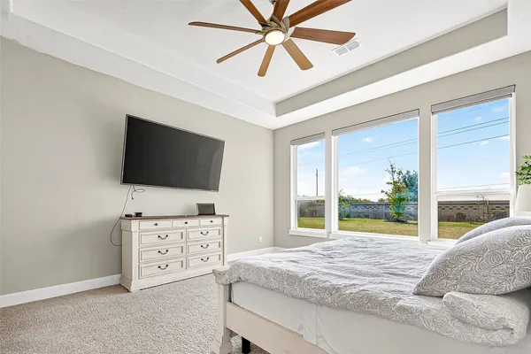 $689,000 | 205 Lakehouse Landing Drive, Katy, TX 77493