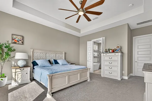 $689,000 | 205 Lakehouse Landing Drive, Katy, TX 77493