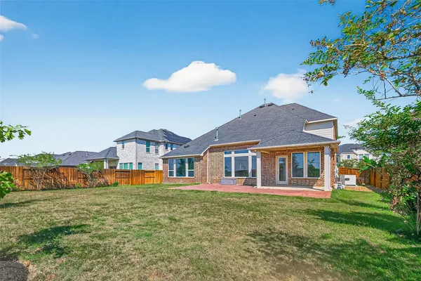 $689,000 | 205 Lakehouse Landing Drive, Katy, TX 77493