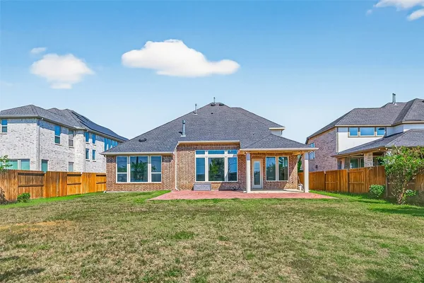 $689,000 | 205 Lakehouse Landing Drive, Katy, TX 77493