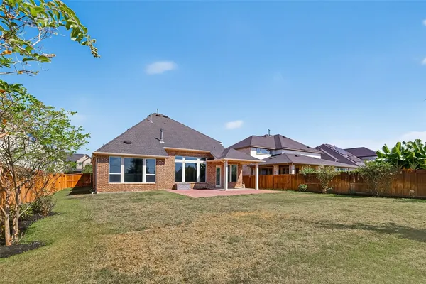 $689,000 | 205 Lakehouse Landing Drive, Katy, TX 77493