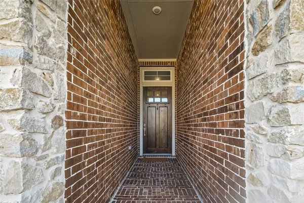 $689,000 | 205 Lakehouse Landing Drive, Katy, TX 77493