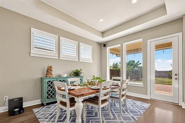 $689,000 | 205 Lakehouse Landing Drive, Katy, TX 77493