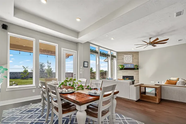 $689,000 | 205 Lakehouse Landing Drive, Katy, TX 77493