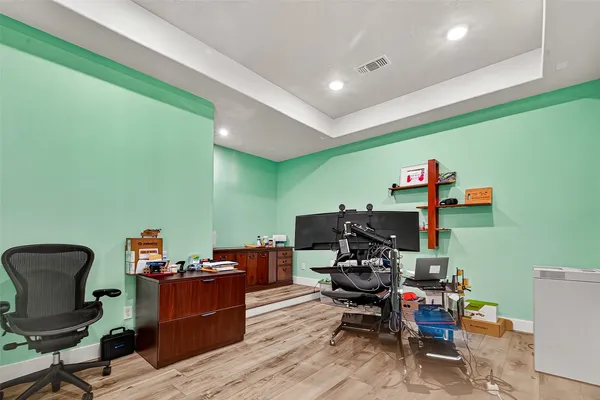 $689,000 | 205 Lakehouse Landing Drive, Katy, TX 77493