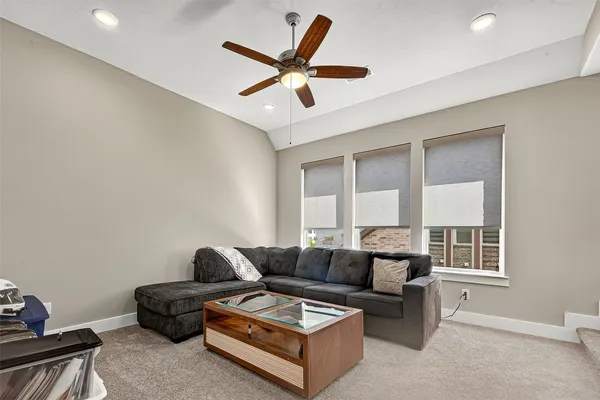 $689,000 | 205 Lakehouse Landing Drive, Katy, TX 77493