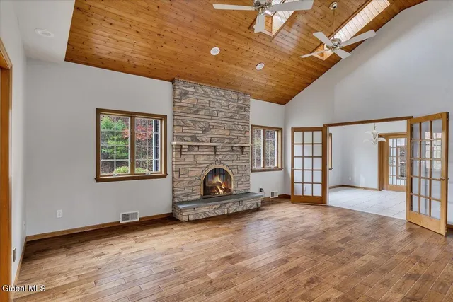 $949,900 | 1306 Putnam Road, Rotterdam, NY 12306