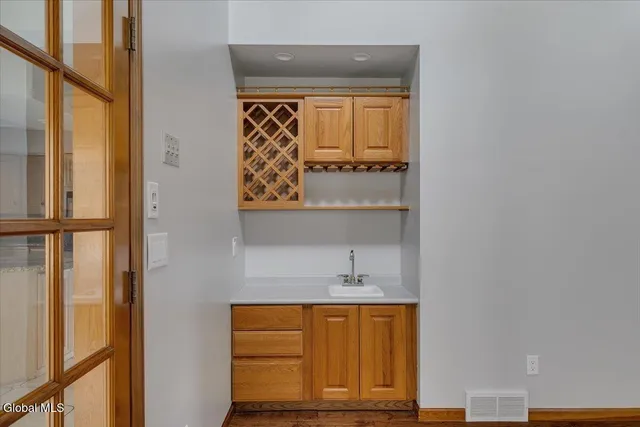 $949,900 | 1306 Putnam Road, Rotterdam, NY 12306