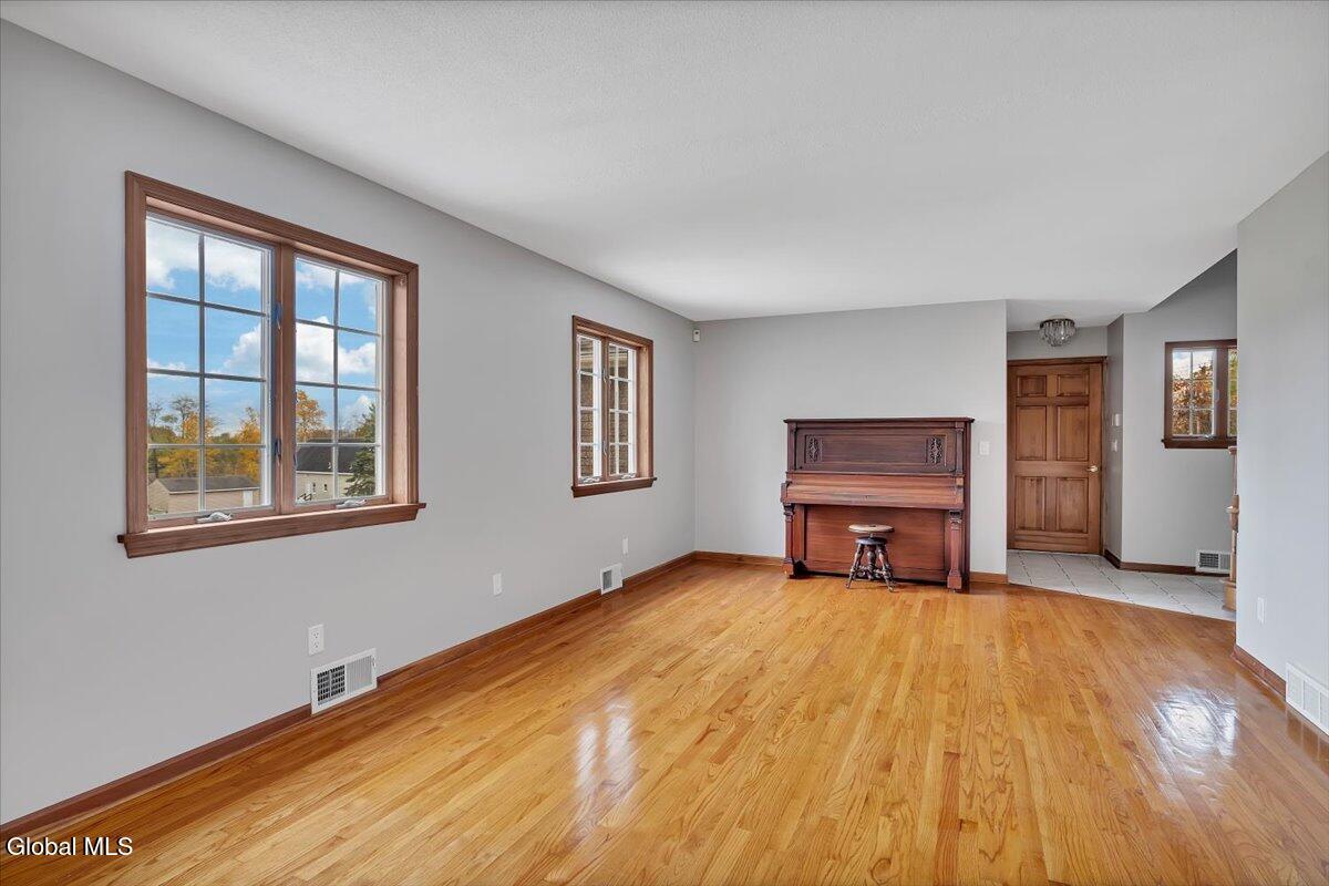 1306 Putnam Road Rotterdam, NY 12306 - Photo 17 of 76 11-P1603698