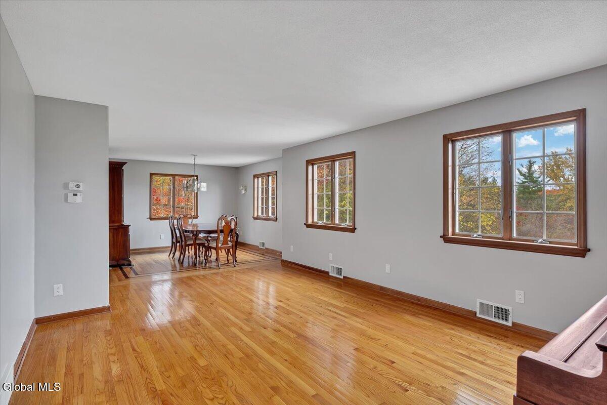 1306 Putnam Road Rotterdam, NY 12306 - Photo 18 of 76 12-P1603704