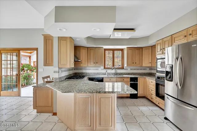 $949,900 | 1306 Putnam Road, Rotterdam, NY 12306