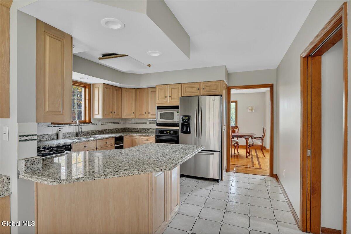 1306 Putnam Road Rotterdam, NY 12306 - Photo 22 of 76 16-P1603729