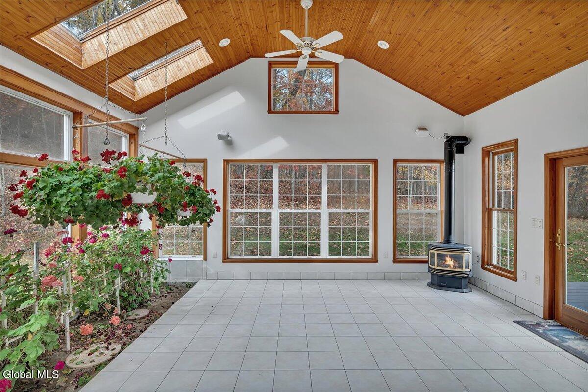 1306 Putnam Road Rotterdam, NY 12306 - Photo 31 of 76 25-P1603772fire