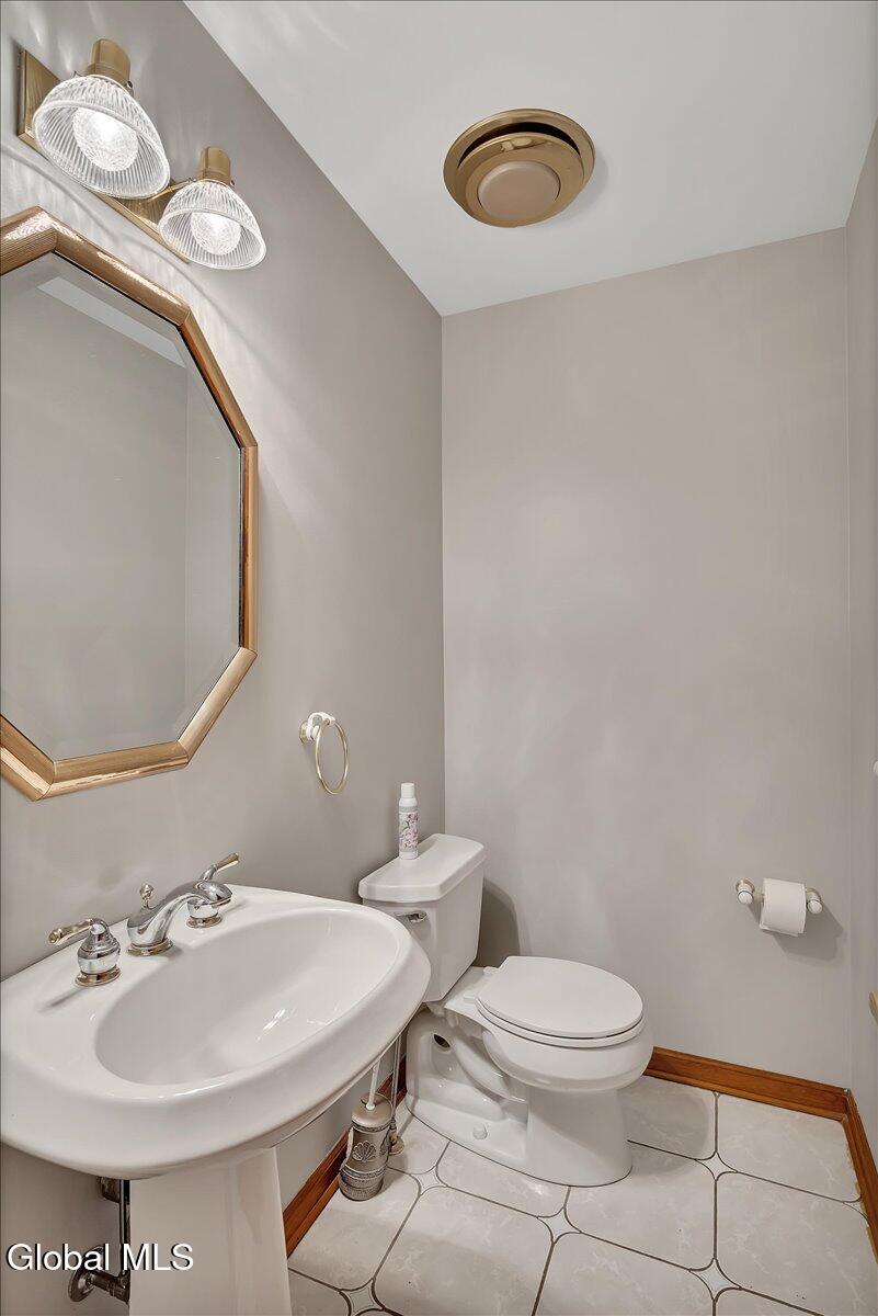 1306 Putnam Road Rotterdam, NY 12306 - Photo 33 of 76 27-P1603784