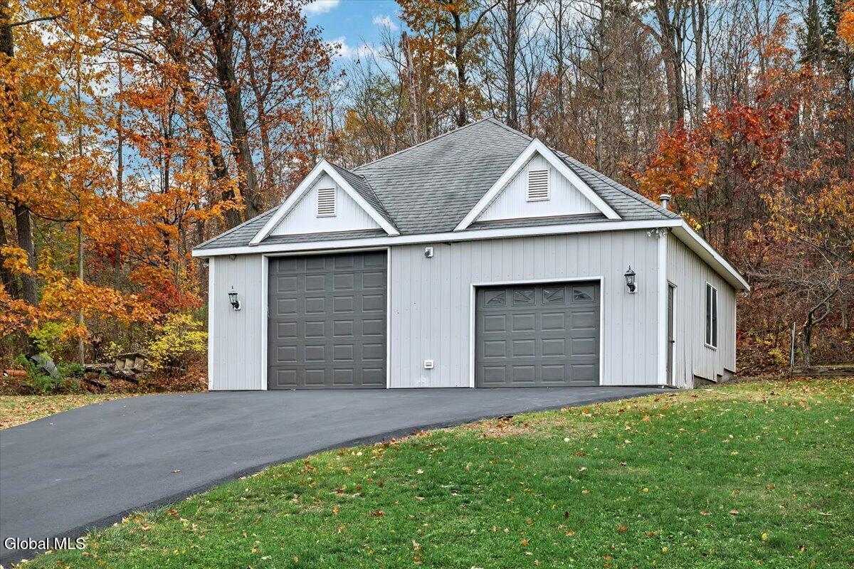 1306 Putnam Road Rotterdam, NY 12306 - Photo 4 of 76 73-P1603609