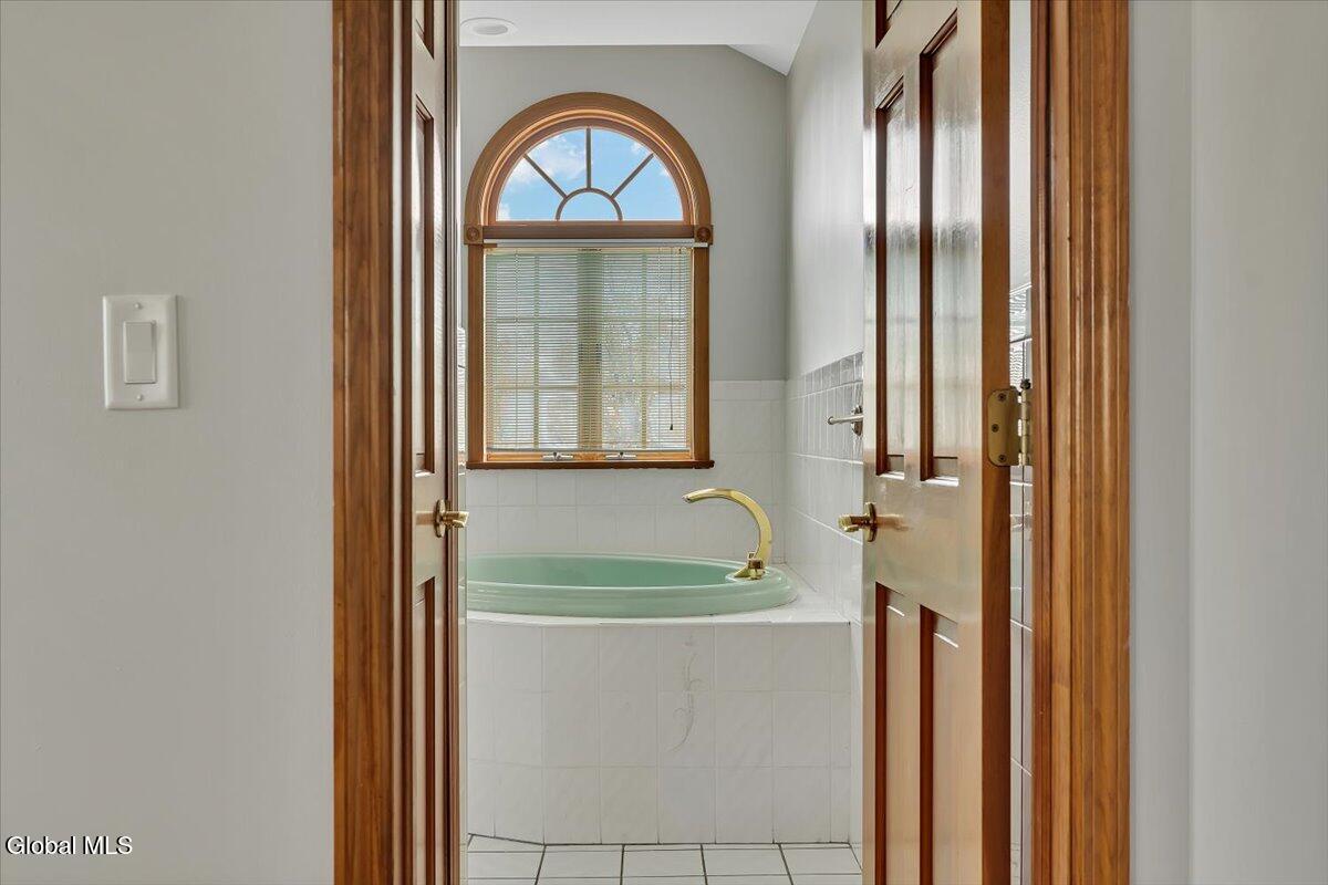 1306 Putnam Road Rotterdam, NY 12306 - Photo 41 of 76 35-P1603831