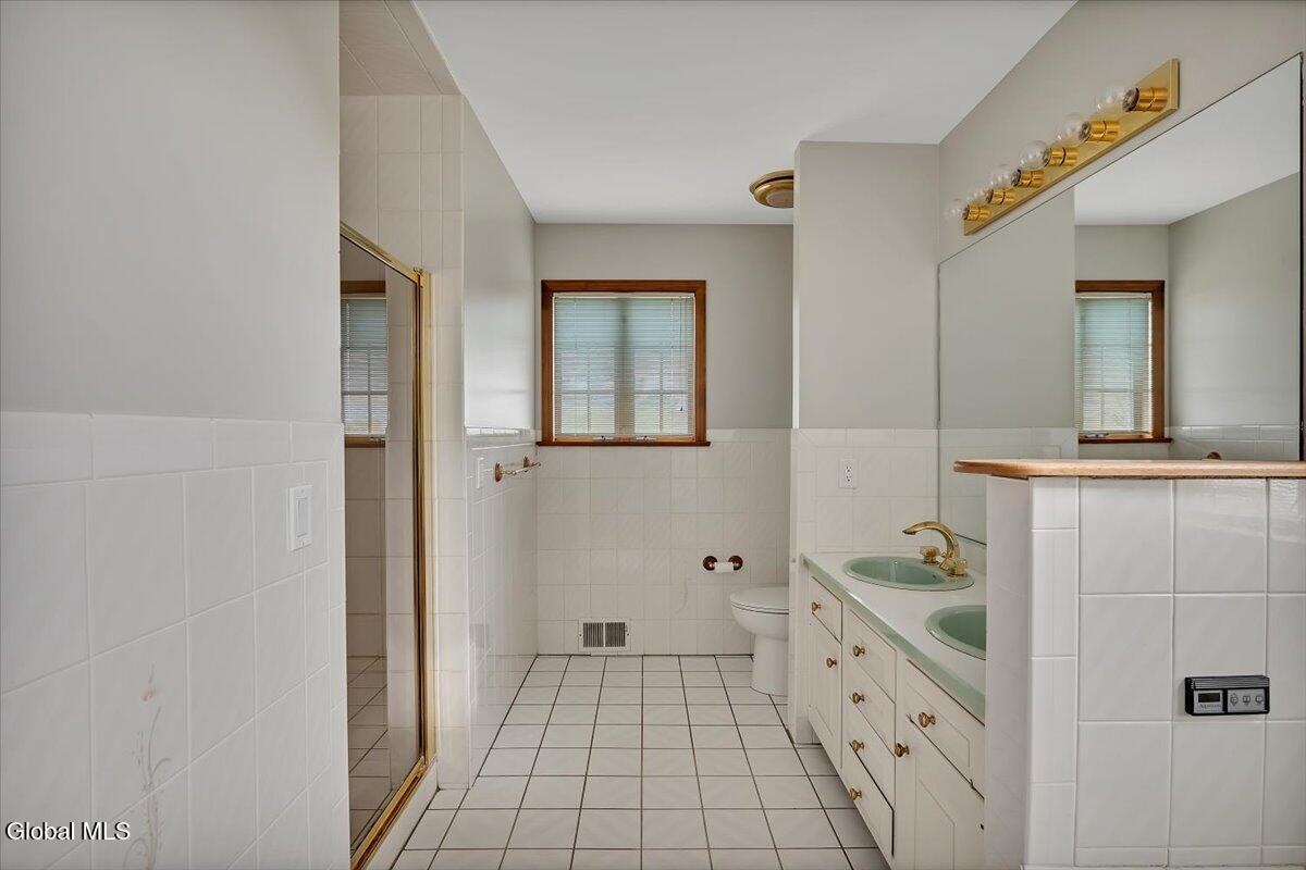 1306 Putnam Road Rotterdam, NY 12306 - Photo 43 of 76 37-P1603843