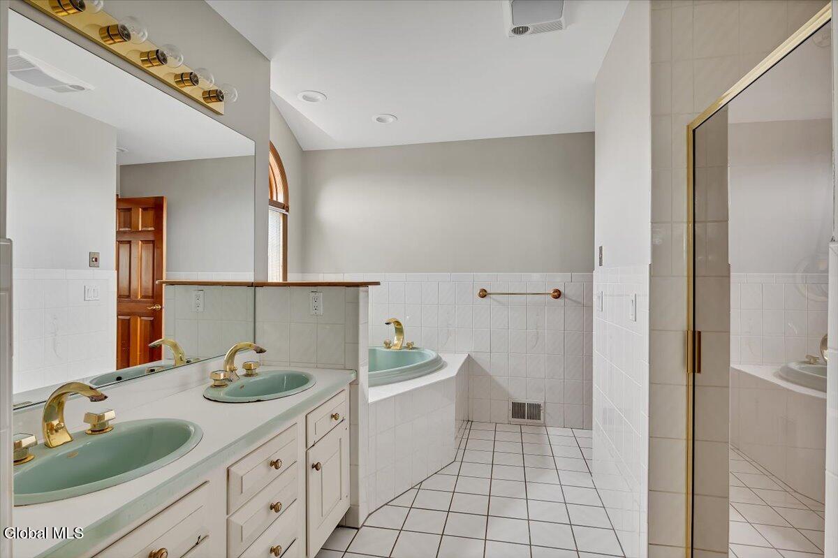 1306 Putnam Road Rotterdam, NY 12306 - Photo 44 of 76 38-P1603849