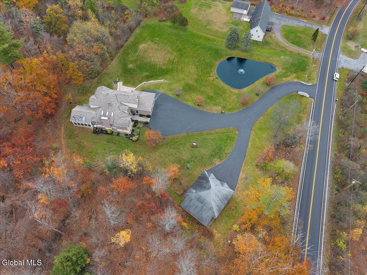 1306 Putnam Road Rotterdam, NY 12306 - Photo 73 of 76 55-DJI_20251105092201_0651_D
