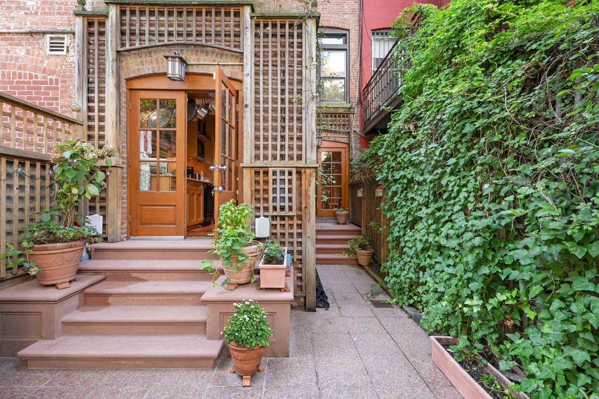 329 West 87th Street Manhattan, NY 10024 - Photo 17 of 18