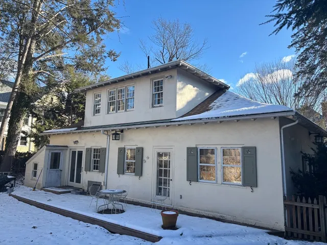 a house view with a outdoor space