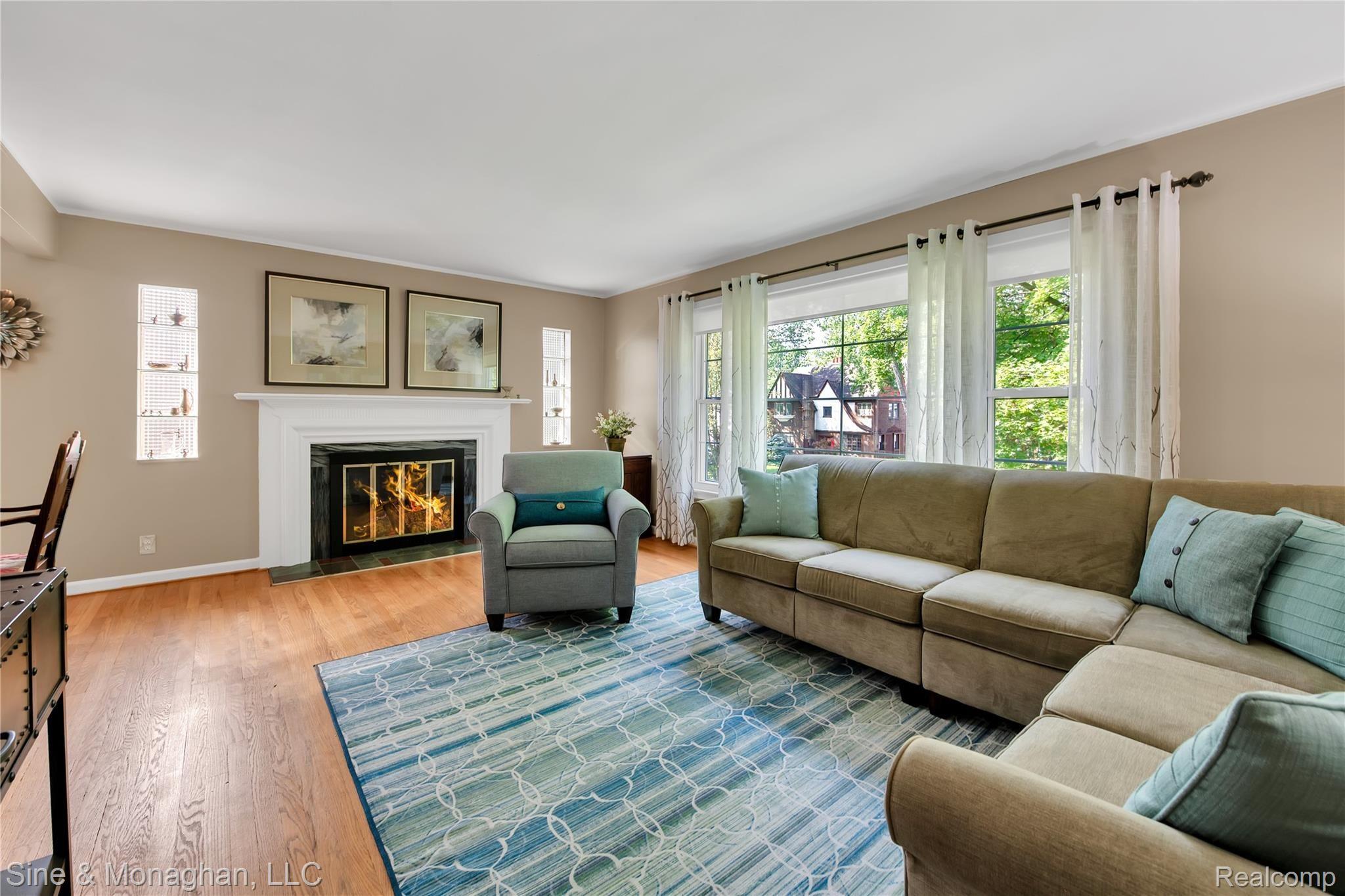 954 Harcourt Road Grosse Pointe, MI 48230 - Photo 22 of 46 956 Harcourt - HD Drone Photography-30.jpg