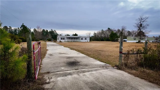 $200,000 | 5224 Old Waynesville Road, Waynesville, GA 31566