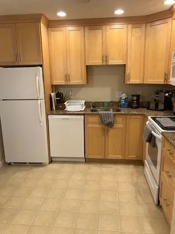 $3,500 | 304 Manor Terrace, Unit 304, Lexington, MA 02420