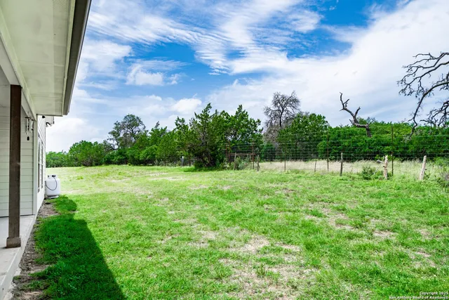 $975,000 | 233 N Fork, Bandera, TX 78003