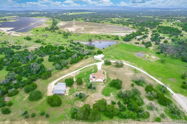 $975,000 | 233 N Fork, Bandera, TX 78003