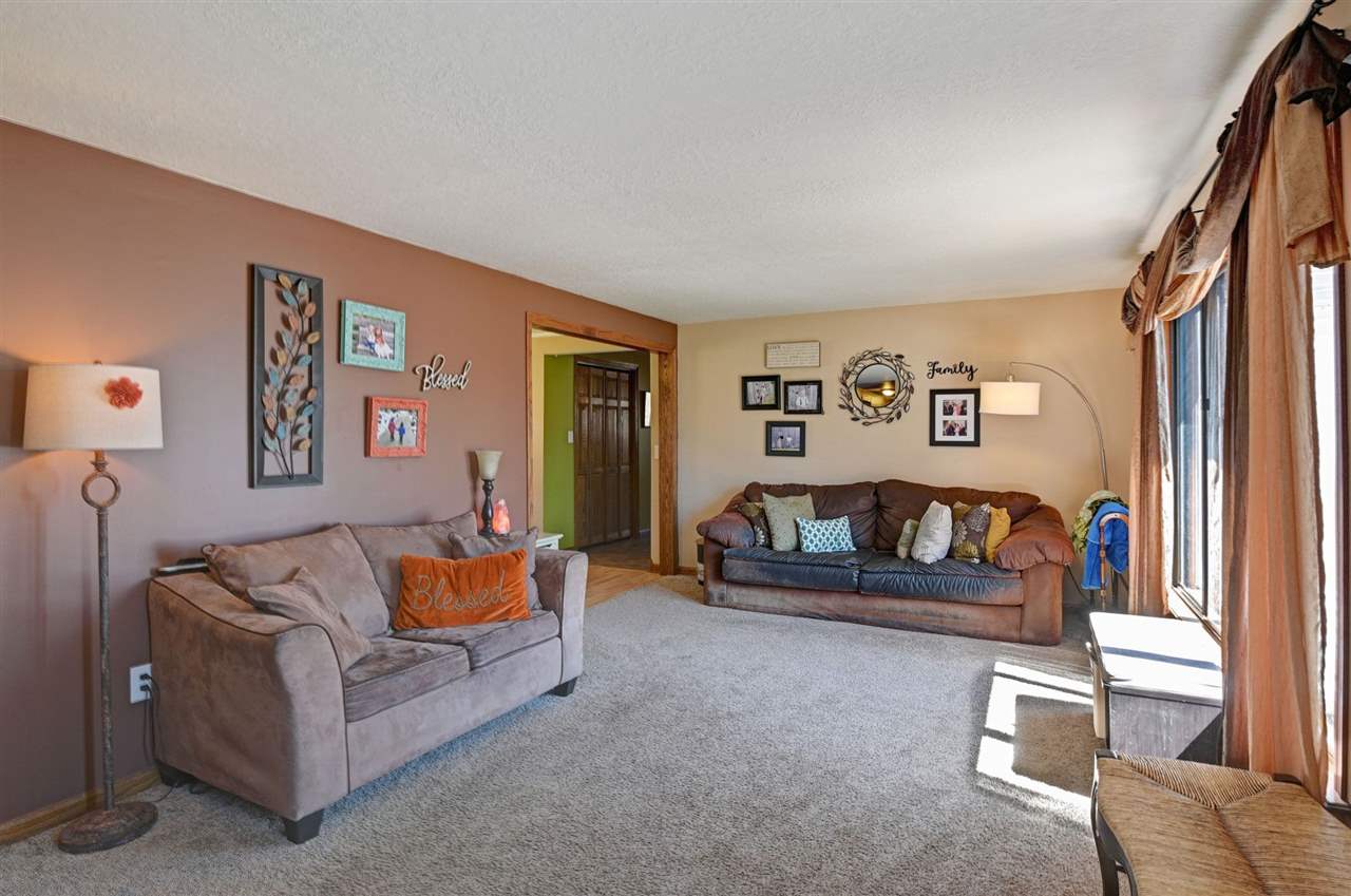 1535 East Parish Road Kawkawlin, MI 48631 - Photo 4 of 23