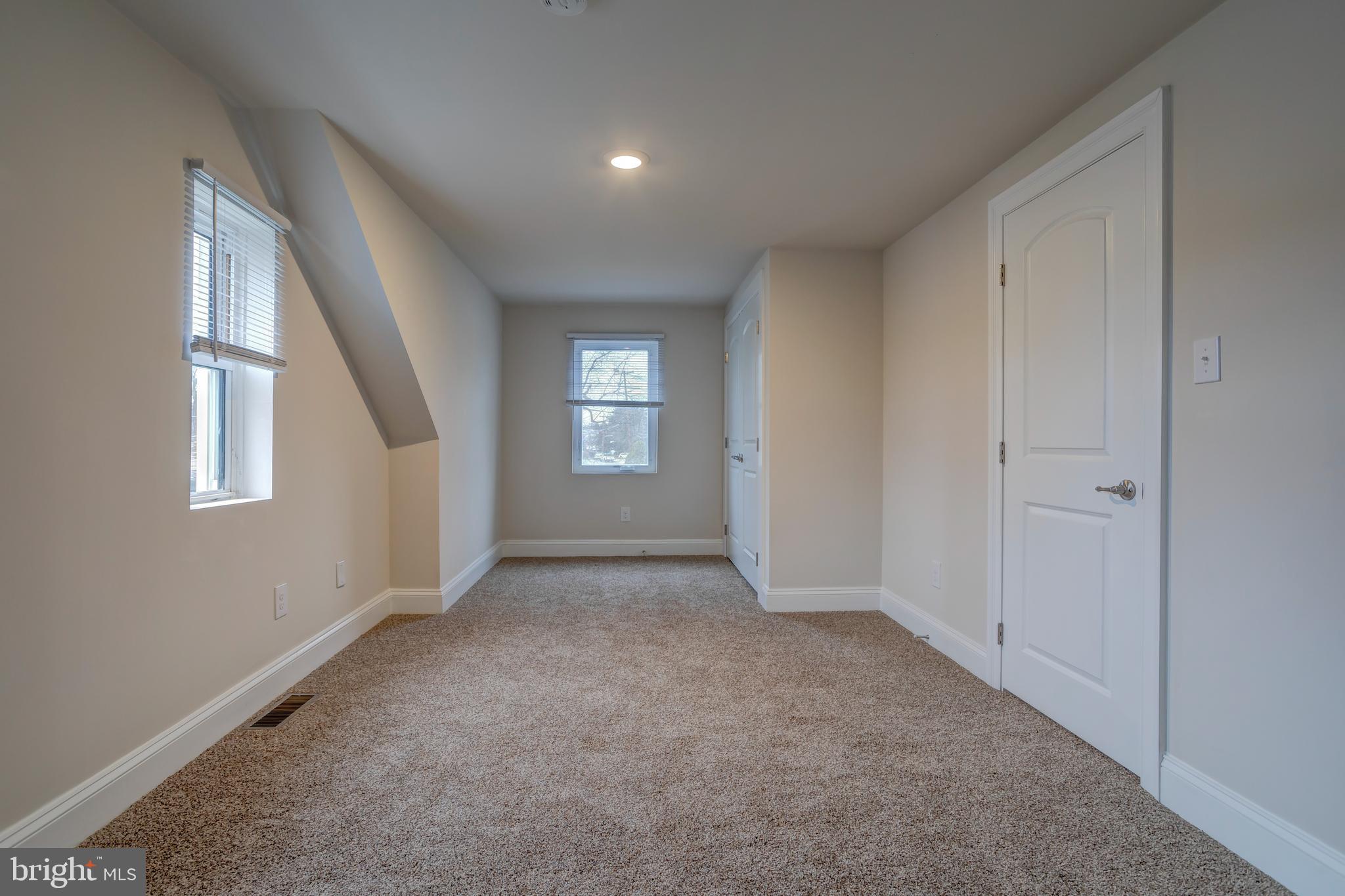216 Dutton Mill Road Aston, PA 19014 - Photo 22 of 38