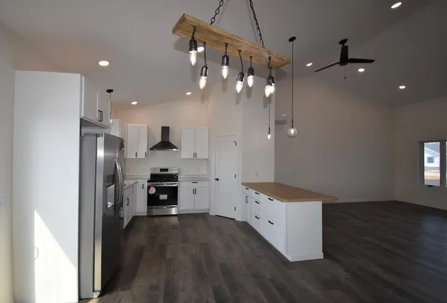 $299,000 | 602 Lincoln Street Southeast, Warroad, MN 56763