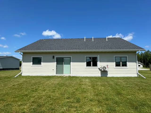 $299,000 | 602 Lincoln Street Southeast, Warroad, MN 56763