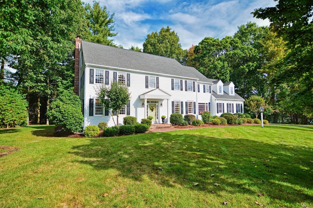 3 Inness Circle Medfield, MA 02052 - Photo 2 of 42