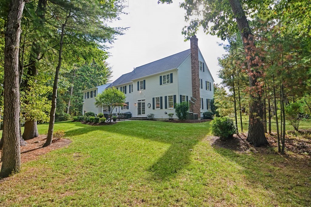 3 Inness Circle Medfield, MA 02052 - Photo 4 of 42